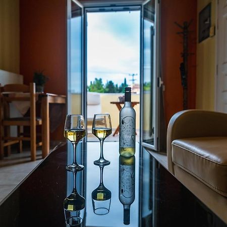 Julia΄S Apartment Alepou Eksteriør bilde
